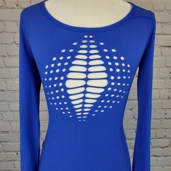 𝅺LIVE Love Dream Long Sleeve Snip Tease Top Sz. XS - Picture 6 of 8